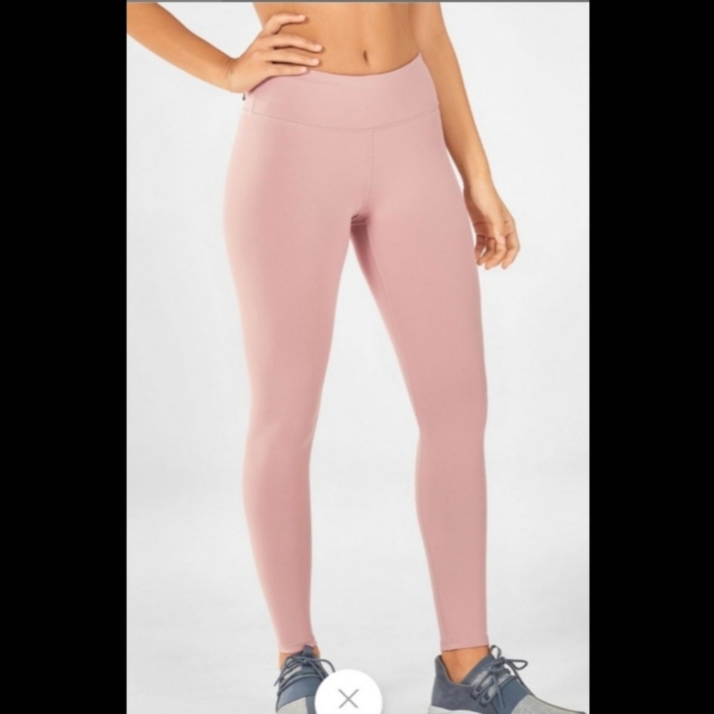 🏠  Fabletics Powerhold Yoga Pants